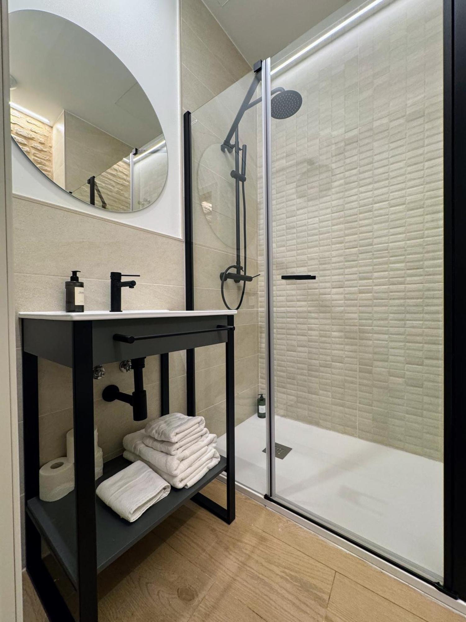 Redes Royale Apartments By Misterhost Siviglia Esterno foto
